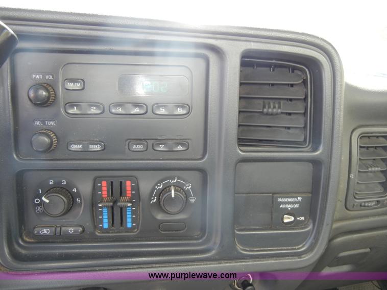 image for item D4082 2003 GMC 3500 dump bed pickup truck