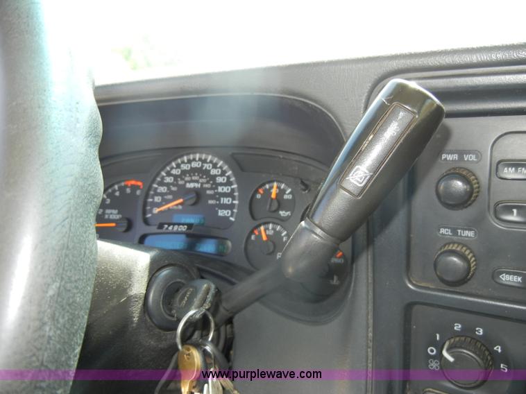 image for item D4082 2003 GMC 3500 dump bed pickup truck