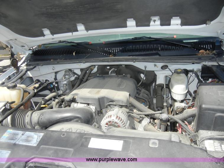 image for item D4082 2003 GMC 3500 dump bed pickup truck