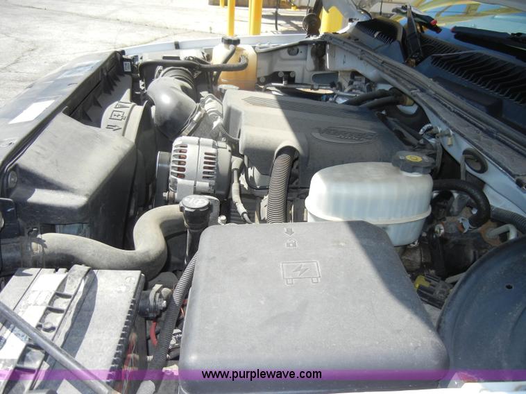 image for item D4082 2003 GMC 3500 dump bed pickup truck