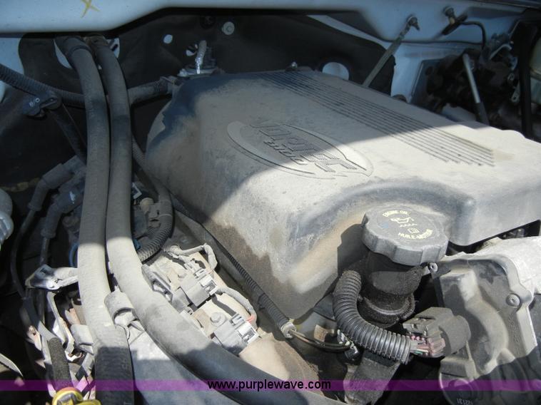 image for item D4082 2003 GMC 3500 dump bed pickup truck