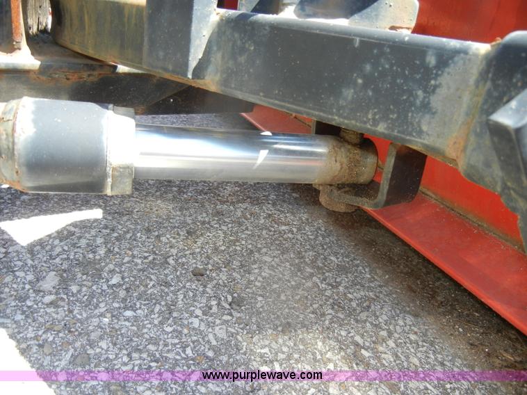 image for item D4082 2003 GMC 3500 dump bed pickup truck