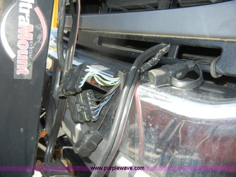 image for item D4082 2003 GMC 3500 dump bed pickup truck