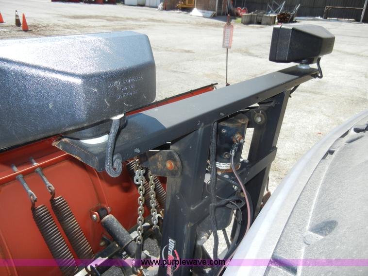 image for item D4082 2003 GMC 3500 dump bed pickup truck