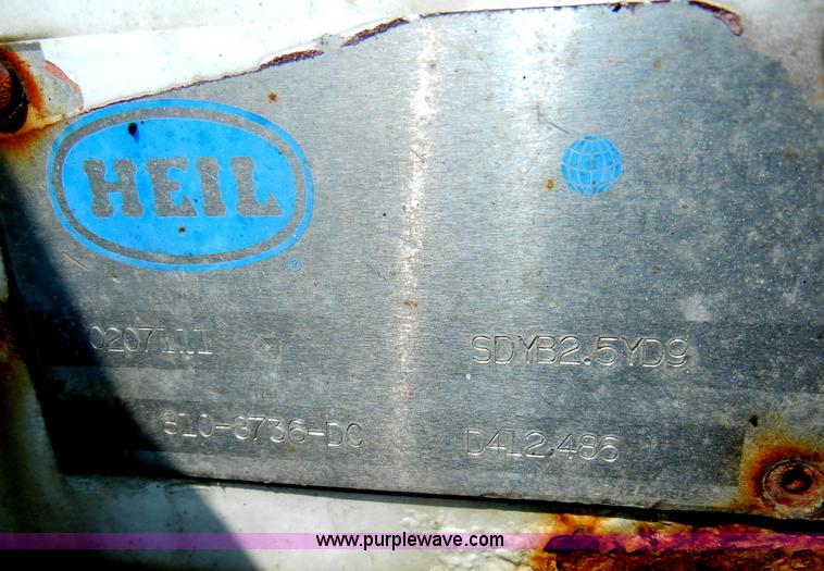 image for item D4082 2003 GMC 3500 dump bed pickup truck