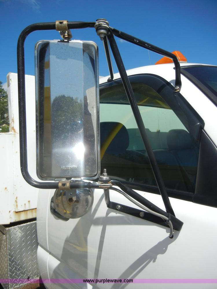 image for item D4082 2003 GMC 3500 dump bed pickup truck