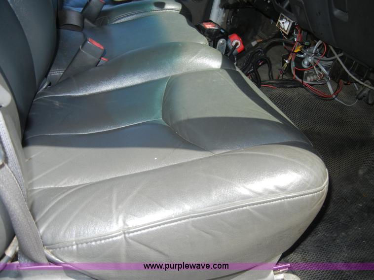 image for item D4082 2003 GMC 3500 dump bed pickup truck