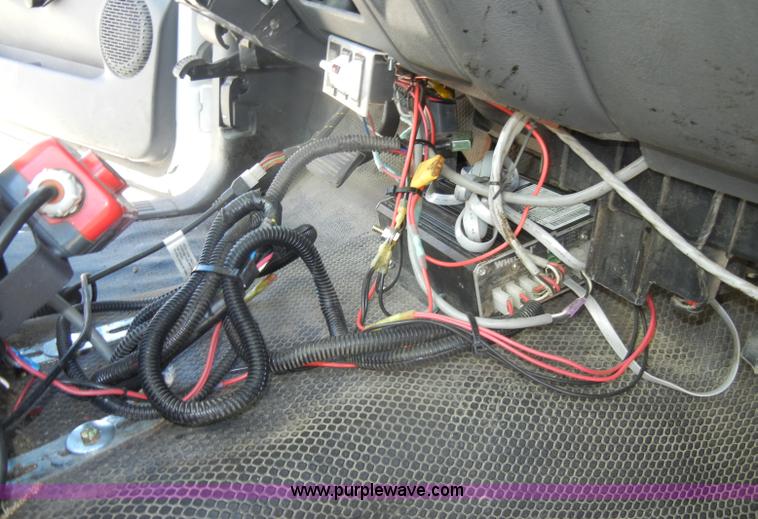 image for item D4082 2003 GMC 3500 dump bed pickup truck