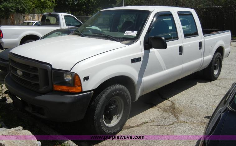 image for item D4083 2000 Ford F250 Super Duty XL pickup truck