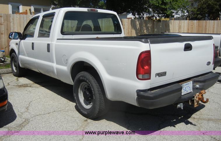 image for item D4083 2000 Ford F250 Super Duty XL pickup truck
