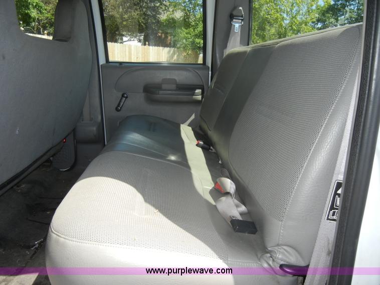 image for item D4083 2000 Ford F250 Super Duty XL pickup truck