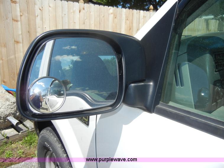 image for item D4083 2000 Ford F250 Super Duty XL pickup truck