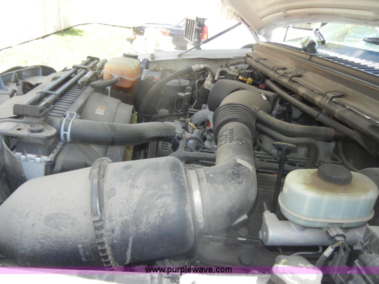 image for item D4083 2000 Ford F250 Super Duty XL pickup truck