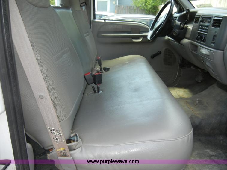 image for item D4083 2000 Ford F250 Super Duty XL pickup truck