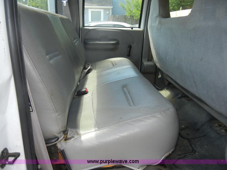 image for item D4083 2000 Ford F250 Super Duty XL pickup truck