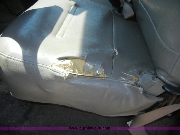 image for item D4084 2001 Ford F250 Super Duty XL pickup truck