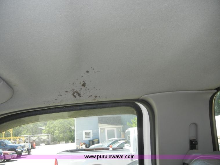 image for item D4084 2001 Ford F250 Super Duty XL pickup truck