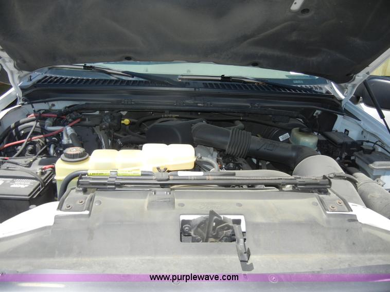 image for item D4084 2001 Ford F250 Super Duty XL pickup truck