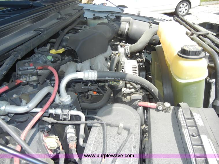 image for item D4084 2001 Ford F250 Super Duty XL pickup truck