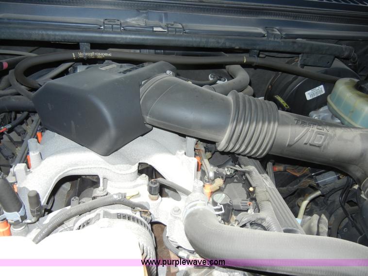 image for item D4084 2001 Ford F250 Super Duty XL pickup truck