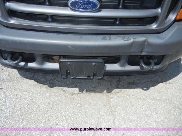 image for item D4084 2001 Ford F250 Super Duty XL pickup truck