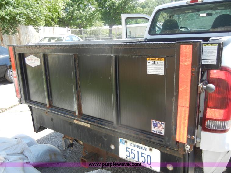 image for item D4084 2001 Ford F250 Super Duty XL pickup truck