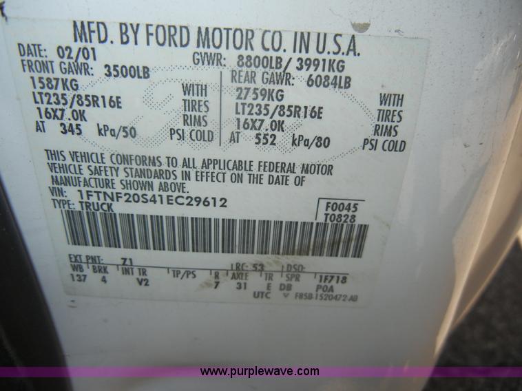 image for item D4084 2001 Ford F250 Super Duty XL pickup truck