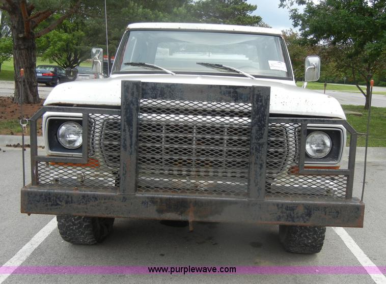 image for item D4090 1978 Ford F250 Custom utility pickup truck