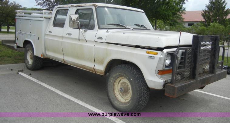 image for item D4090 1978 Ford F250 Custom utility pickup truck