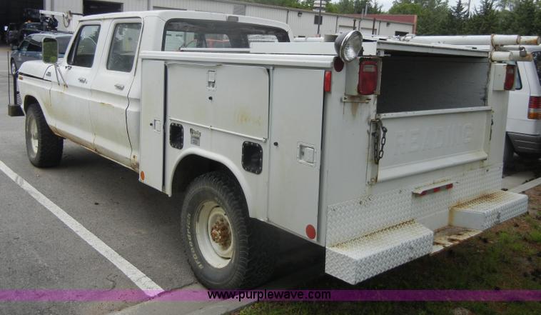 image for item D4090 1978 Ford F250 Custom utility pickup truck