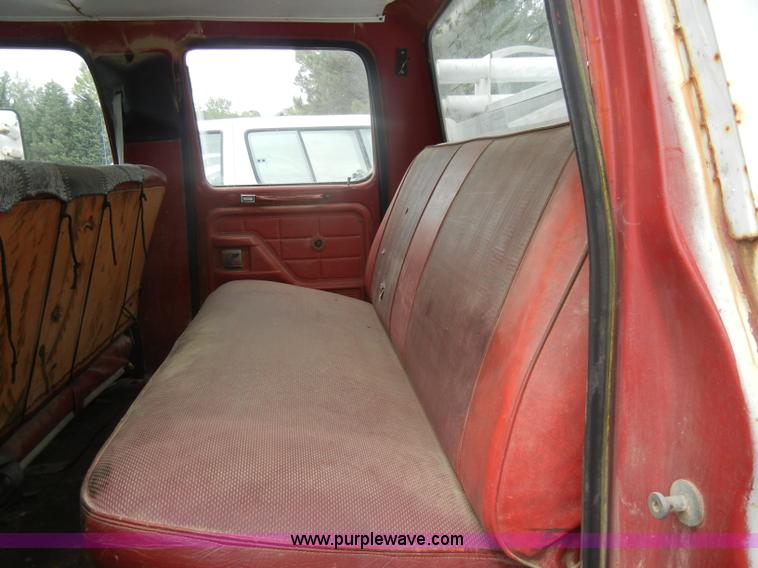 image for item D4090 1978 Ford F250 Custom utility pickup truck