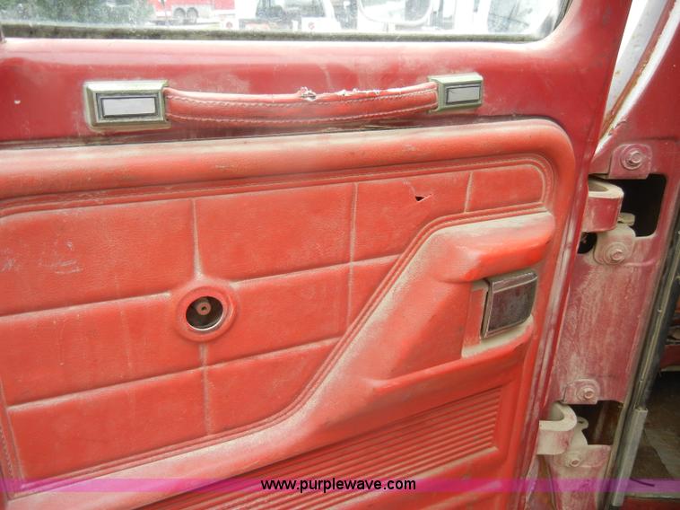 image for item D4090 1978 Ford F250 Custom utility pickup truck