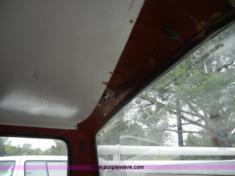 image for item D4090 1978 Ford F250 Custom utility pickup truck