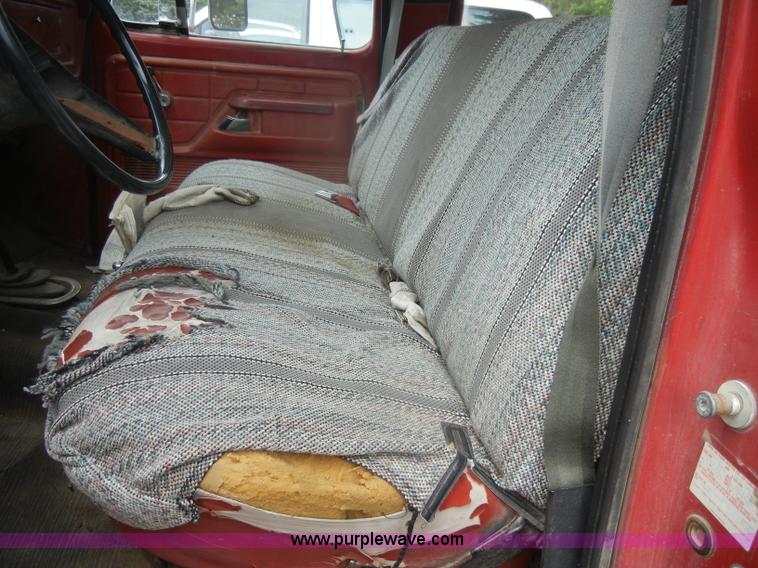 image for item D4090 1978 Ford F250 Custom utility pickup truck