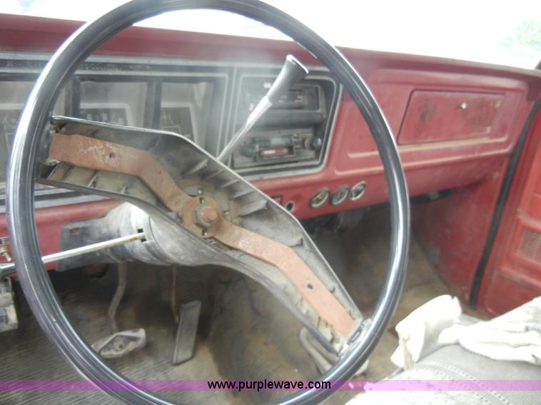 image for item D4090 1978 Ford F250 Custom utility pickup truck
