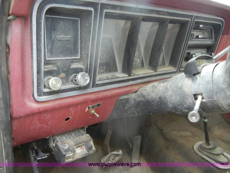 image for item D4090 1978 Ford F250 Custom utility pickup truck