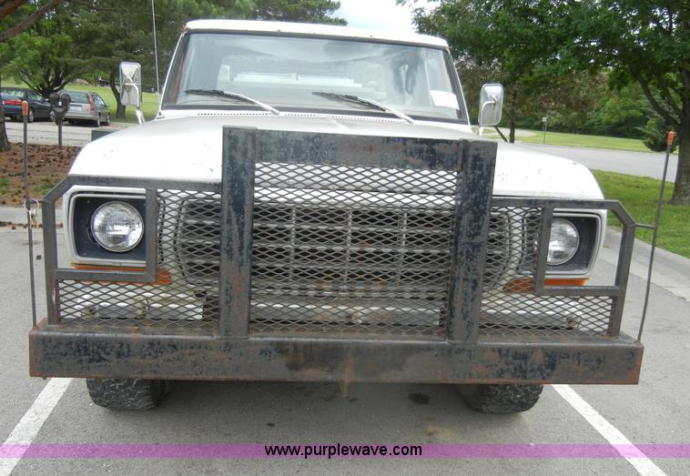 image for item D4090 1978 Ford F250 Custom utility pickup truck