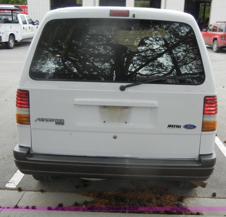 image for item D4091 1996 Ford Aerostar XLT van