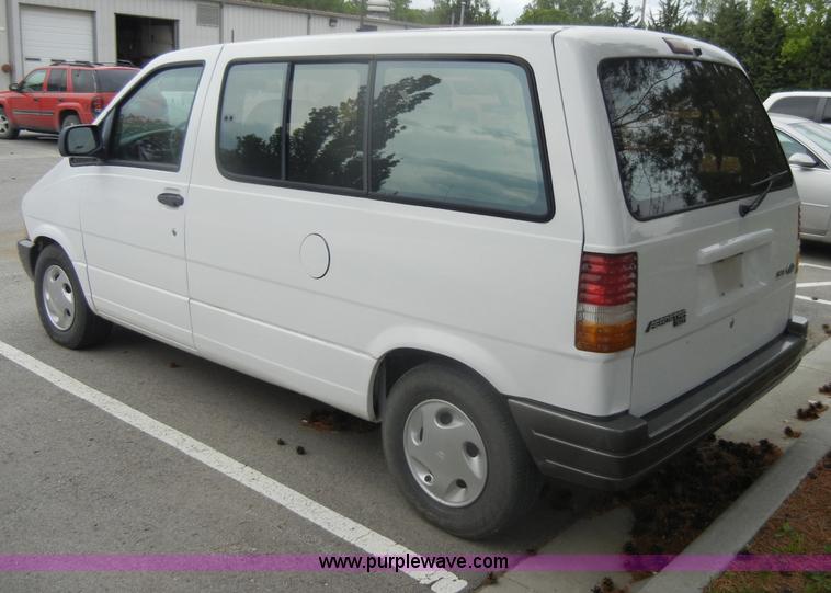 image for item D4091 1996 Ford Aerostar XLT van