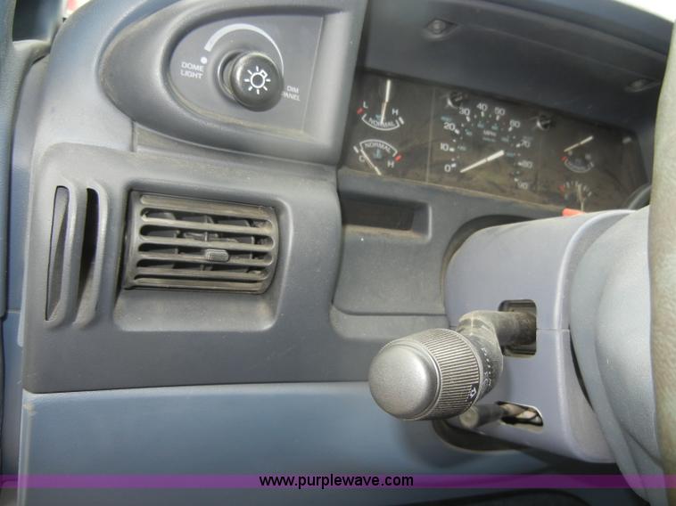 image for item D4091 1996 Ford Aerostar XLT van