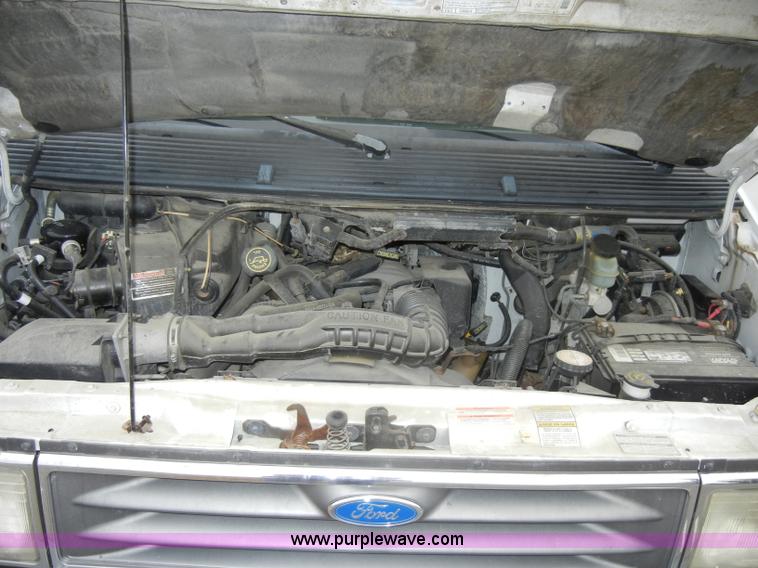 image for item D4091 1996 Ford Aerostar XLT van