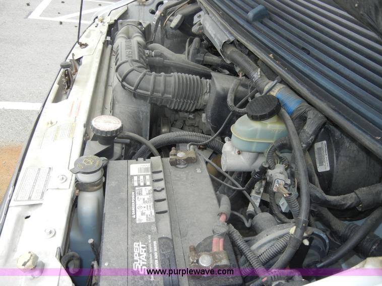 image for item D4091 1996 Ford Aerostar XLT van
