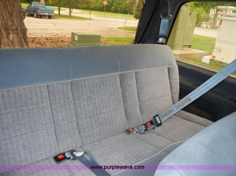 image for item D4091 1996 Ford Aerostar XLT van