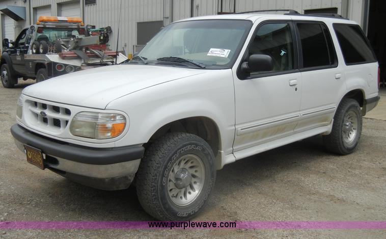 image for item D4093 1998 Ford Explorer SUV