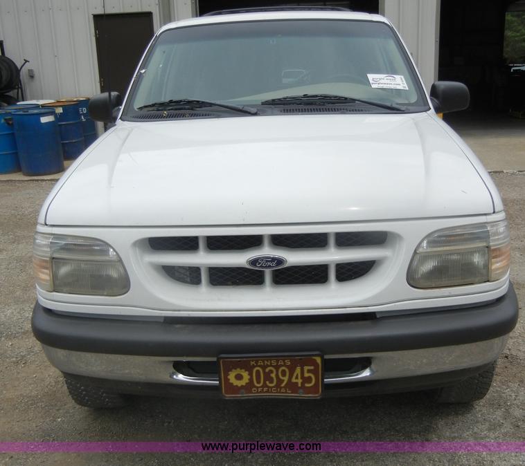 image for item D4093 1998 Ford Explorer SUV