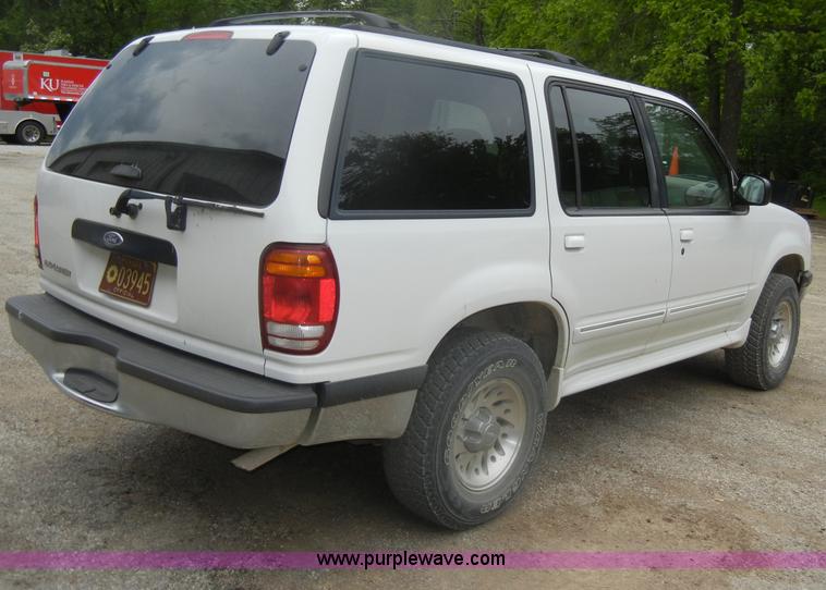 image for item D4093 1998 Ford Explorer SUV