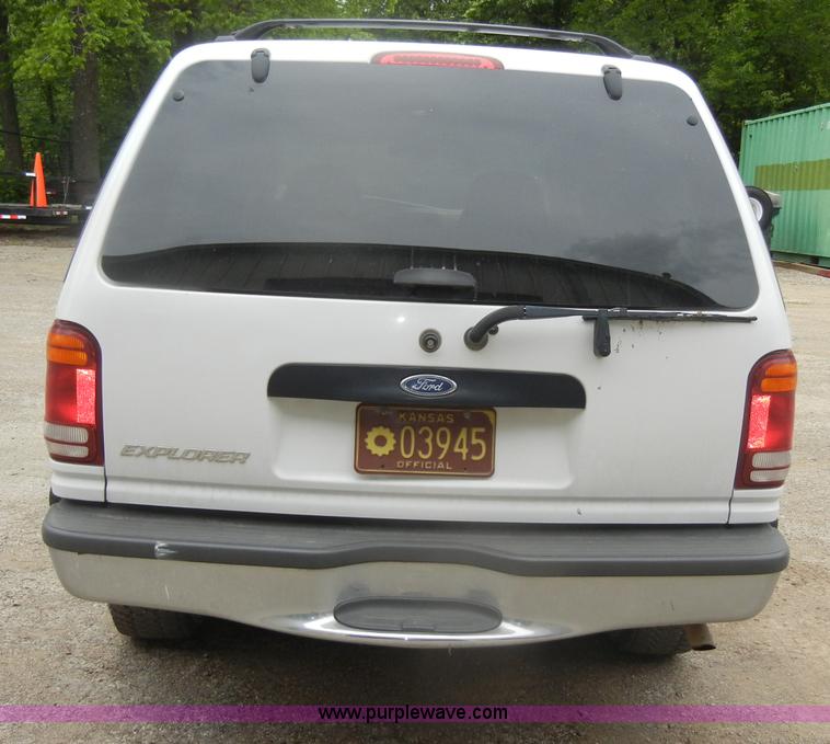 image for item D4093 1998 Ford Explorer SUV