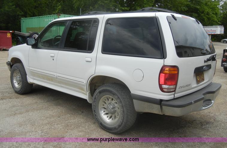 image for item D4093 1998 Ford Explorer SUV