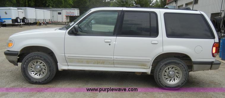 image for item D4093 1998 Ford Explorer SUV