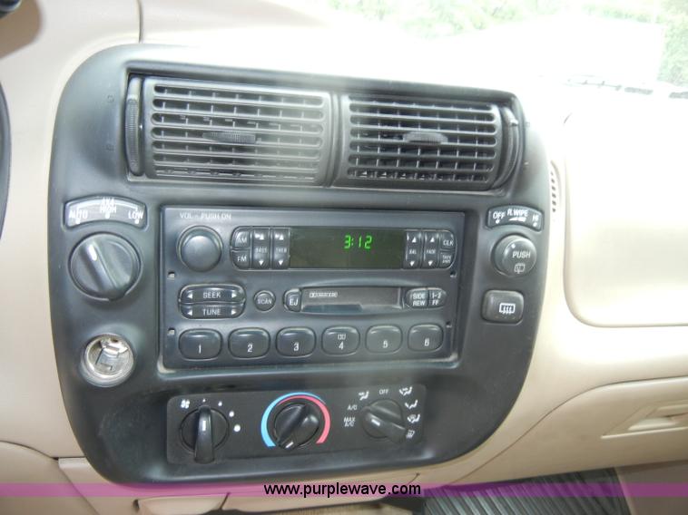 image for item D4093 1998 Ford Explorer SUV